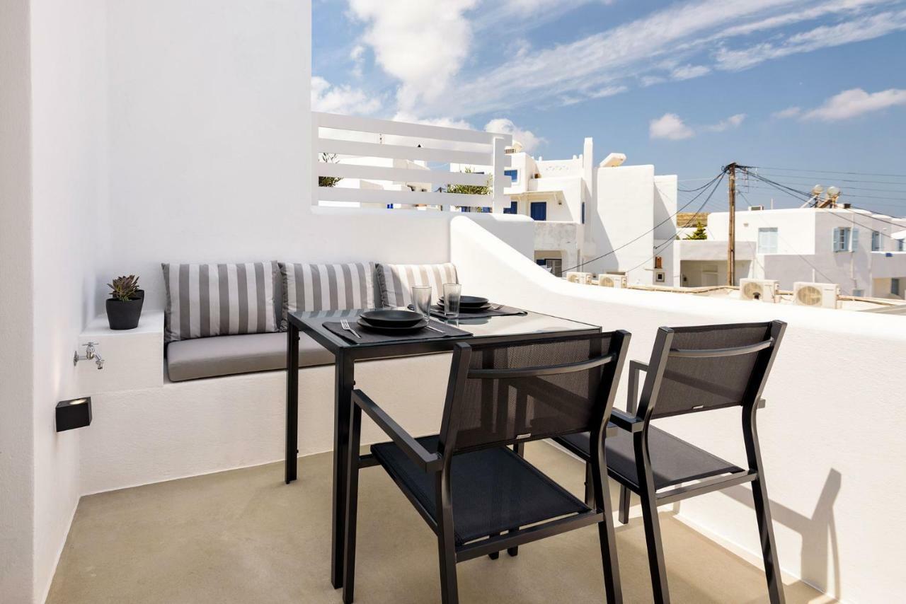 Peven Suites Náousa Rum bild