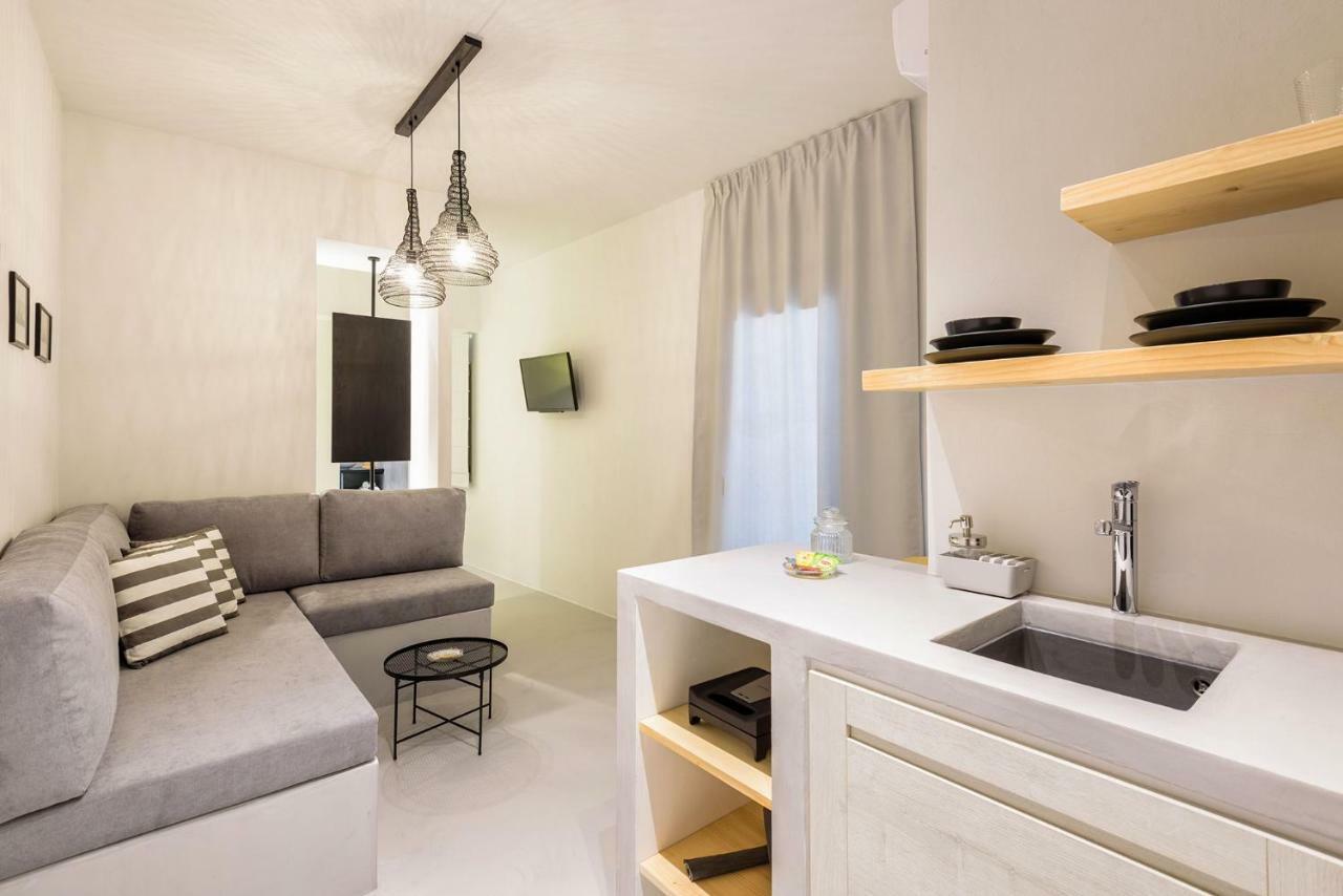 Peven Suites Náousa Rum bild