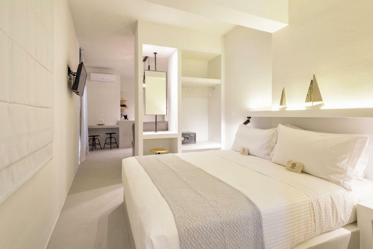 Peven Suites Náousa Rum bild